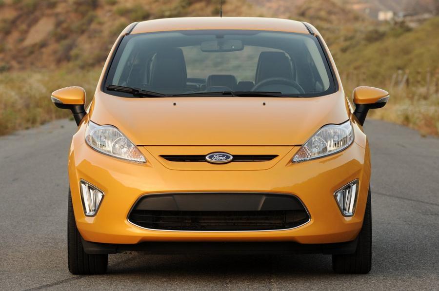  Ford Fiesta SES 2011 года  (фото 14 из 59)